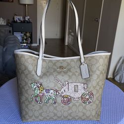  Coach City Tote  Horse And Carriage 
