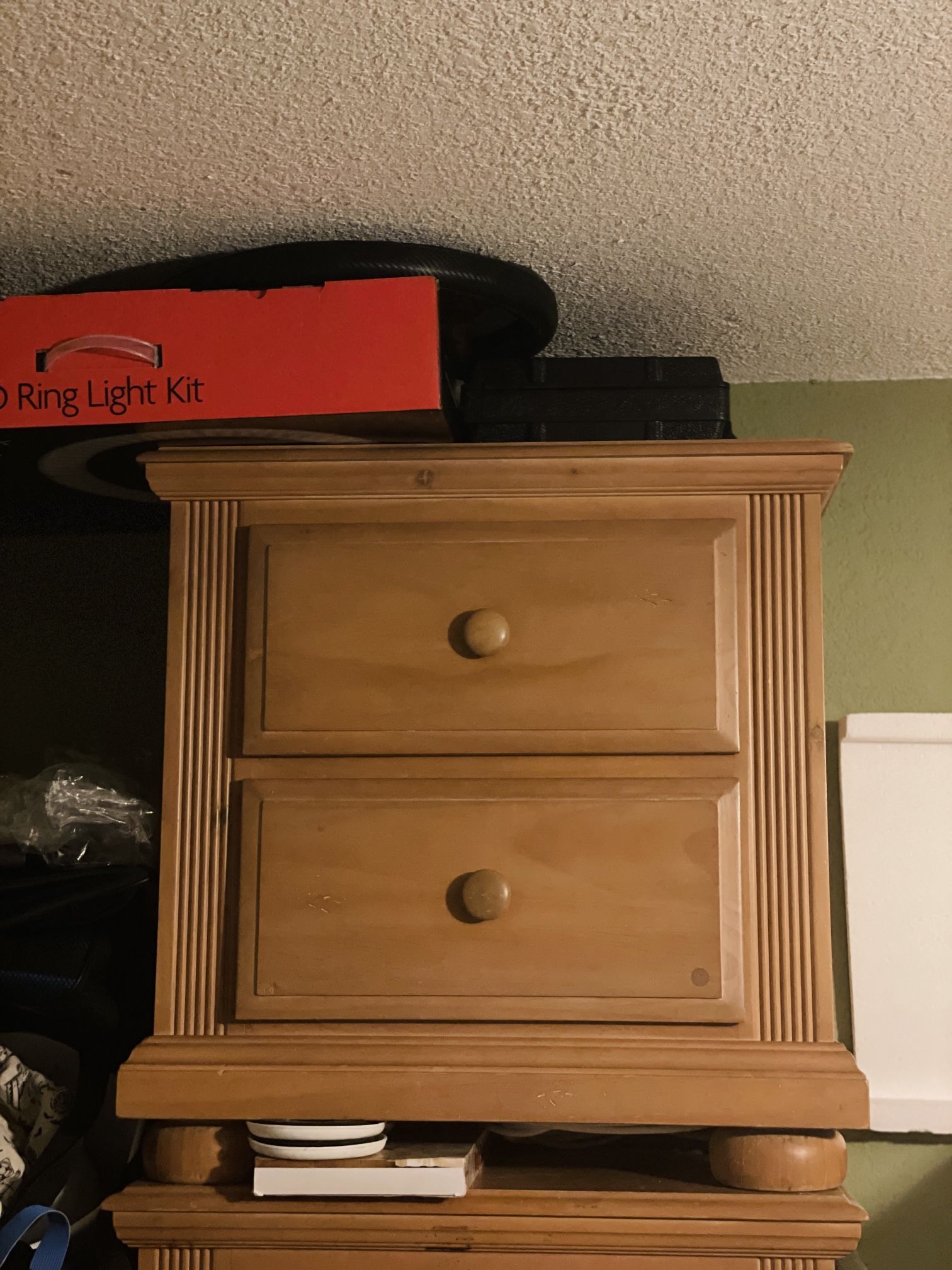 Best Offer Bedroom Set: Nightstand and Dresser Solid Wood