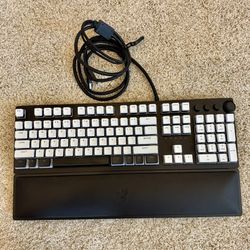 Razer Huntsman Elite Gaming Keyboard With Crystal Crown Keycaps