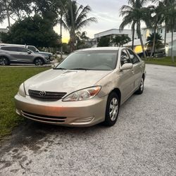 2004 Toyota Camry LE