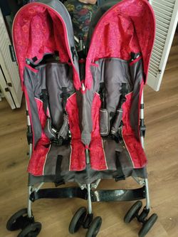 Double umbrella stroller