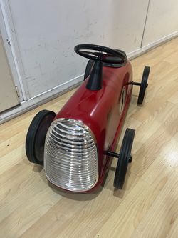 FAO Schwarz Ride on Roadster Car
