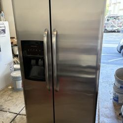Frigidaire Refrigerator 