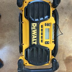18 V Dewalt Radio