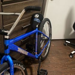 Blue Crush Throne