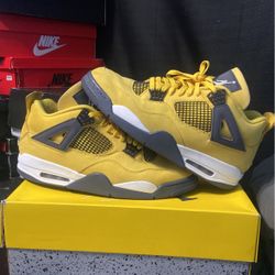 Jordan 4 Lightning
