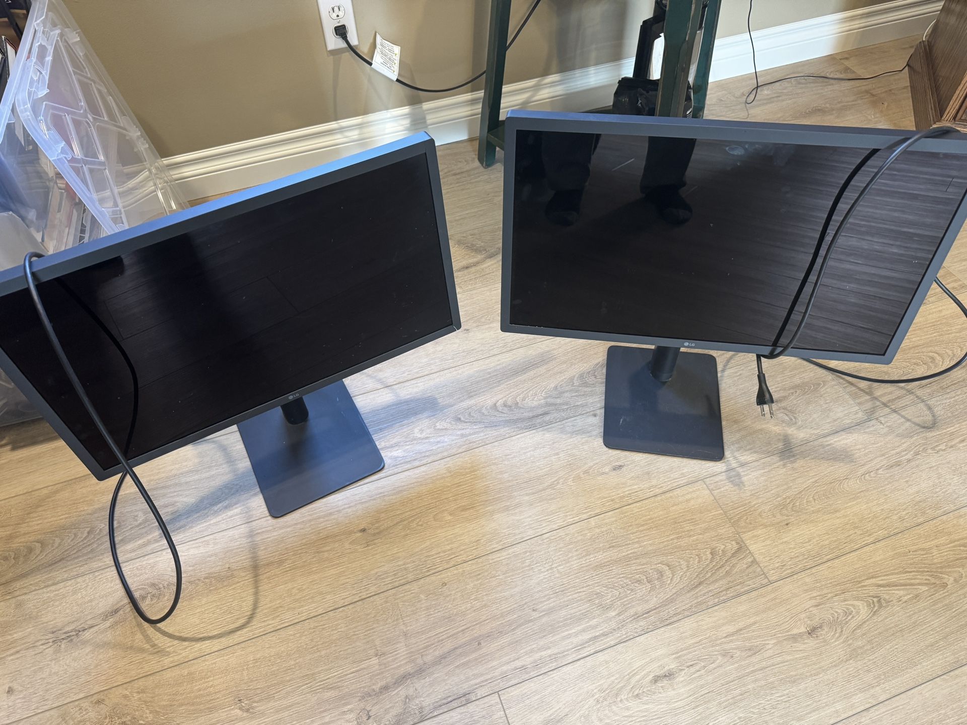 LG ultrafine 24MD4KL Monitors