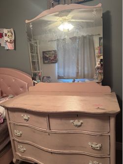 FREE - Vintage Distressed Pink Dresser