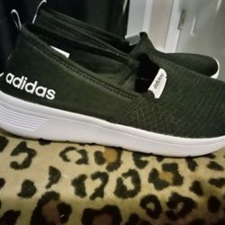 adidas Slip On size 7