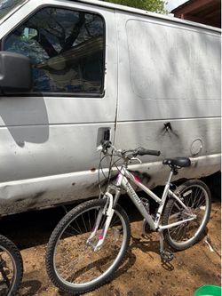 Specialized Crossroads hybrid bike