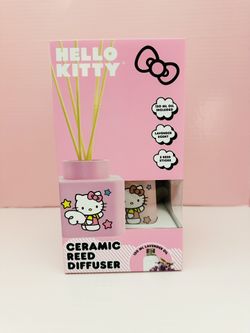hello kitty reed diffuser. 