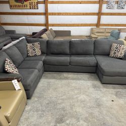 Sectional Couch (WE DELIVER)