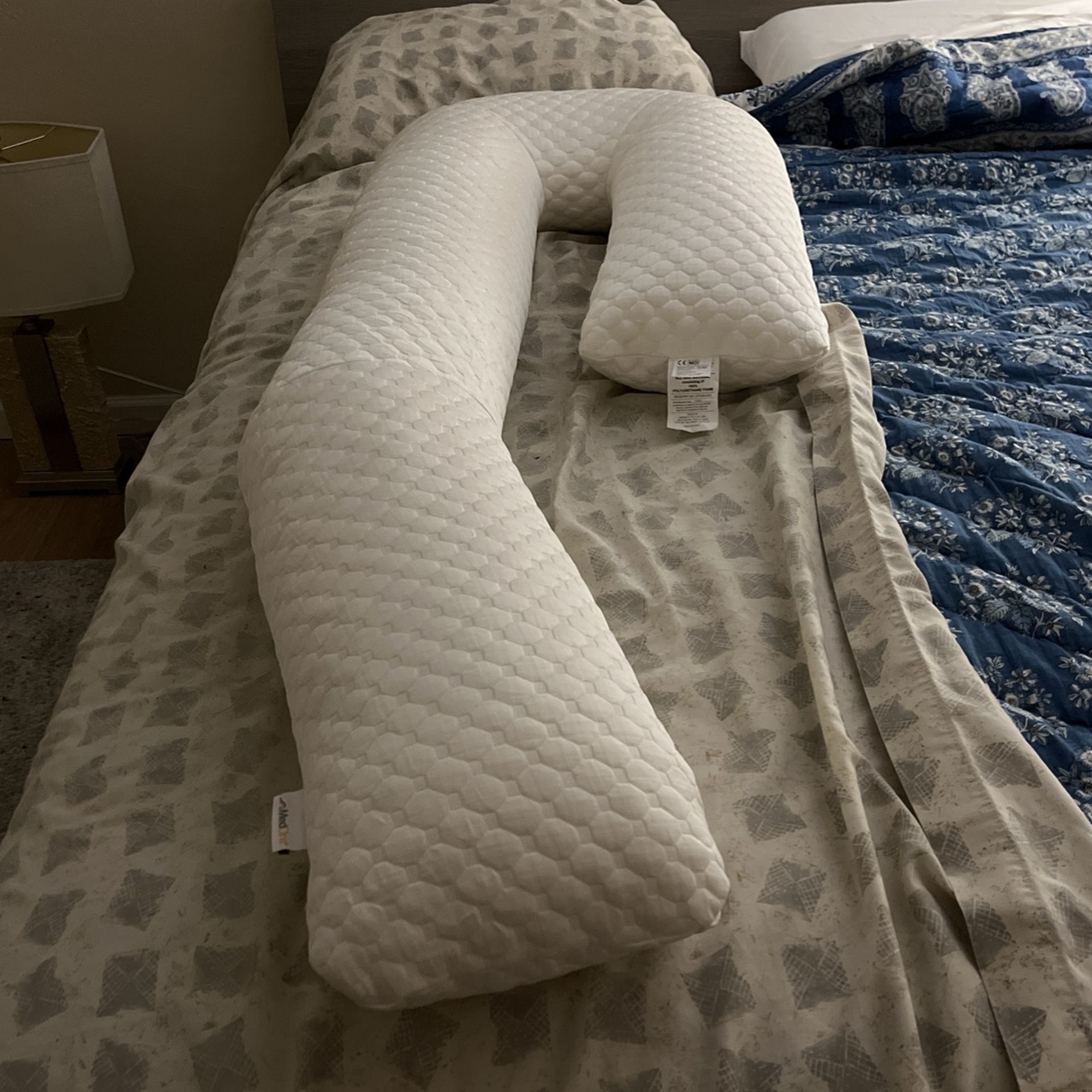 Med Cline Cooling Body Pillow 