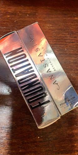 Anastasia Beverly Hills luminous foundation