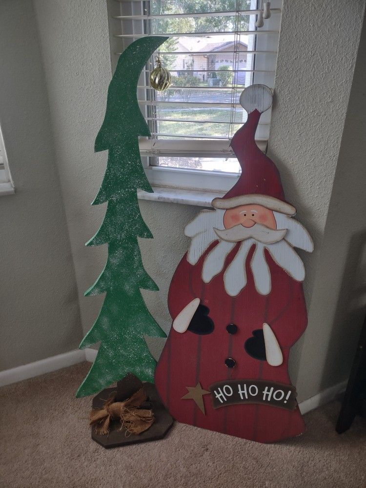 Wooden Santa And Christmas Tree