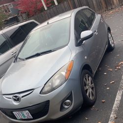 Mazda 2 2012
