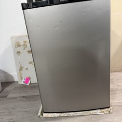Mini Refrigerator 