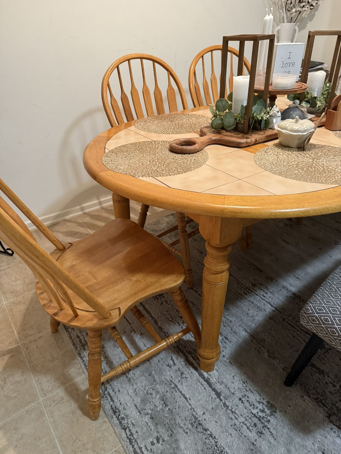 Dining Room Table And Four Chairs Free !!!