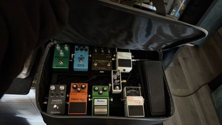 Complete Pedals And Pedal Board