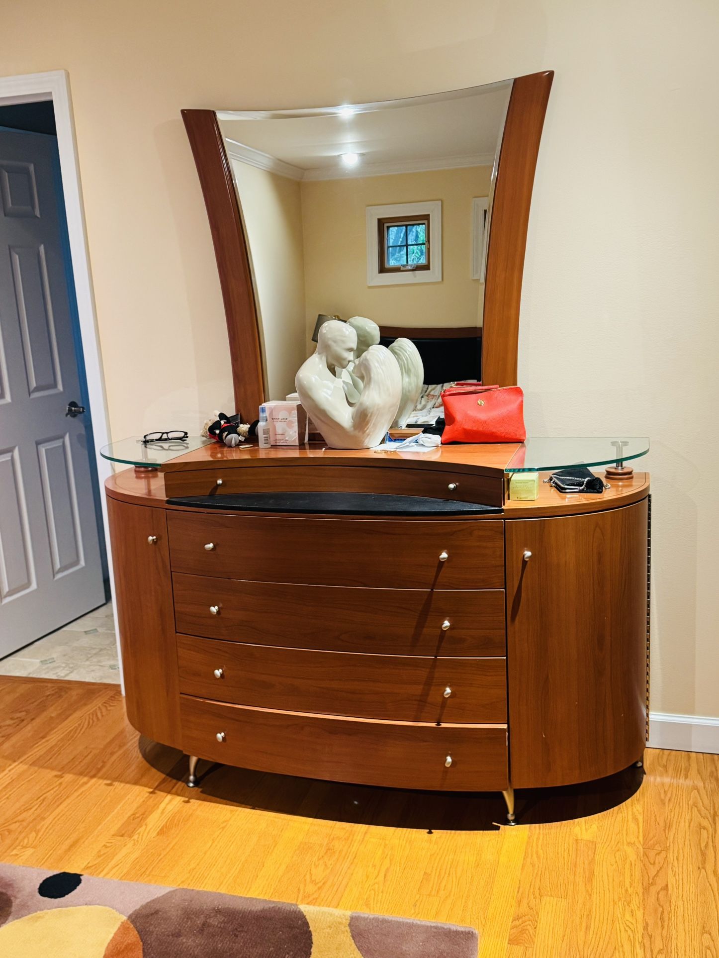 European Bedroom Set. Queen