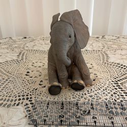 LENOX elephant fine porcelain figurine 6 x 5 x 4