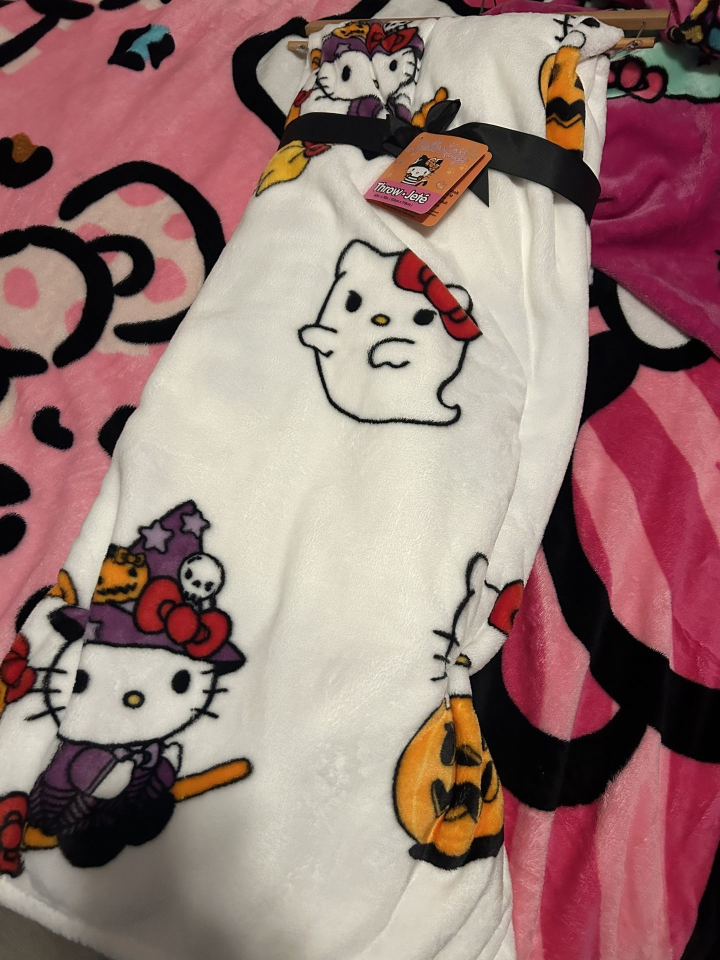 Hello Kitty Halloween Blanket