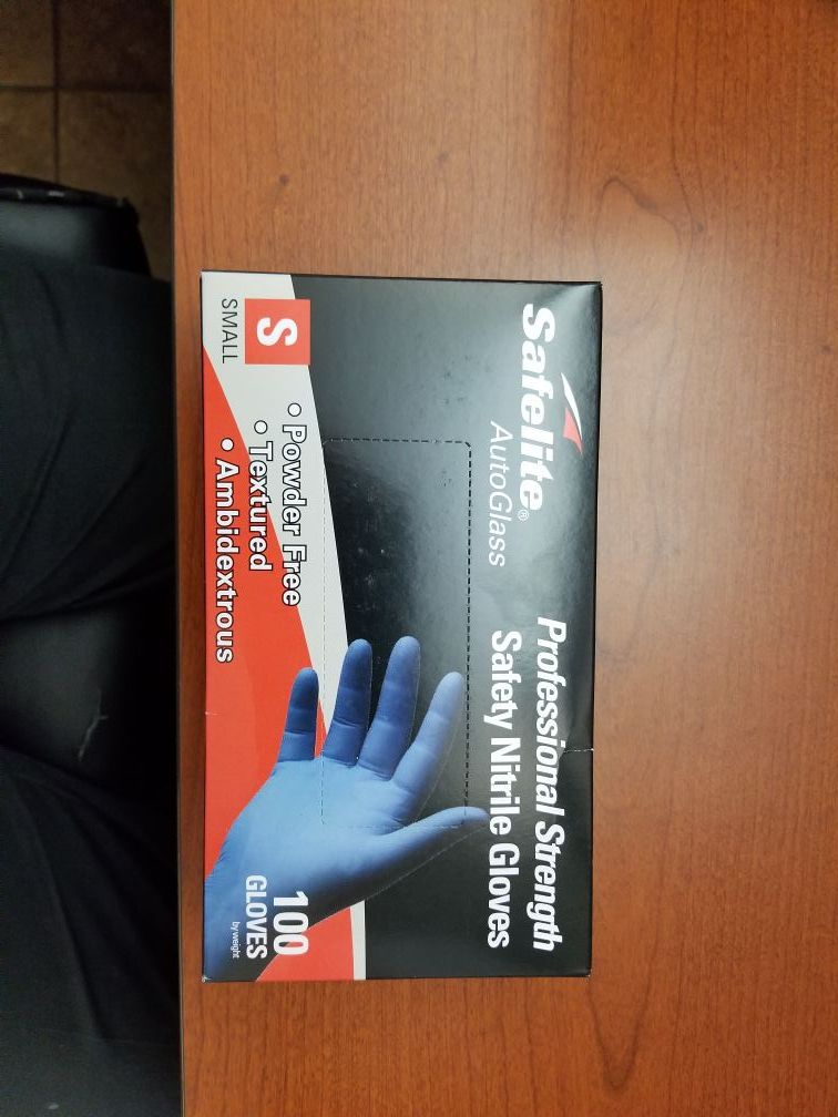 Safelite Autoglass nitrile gloves