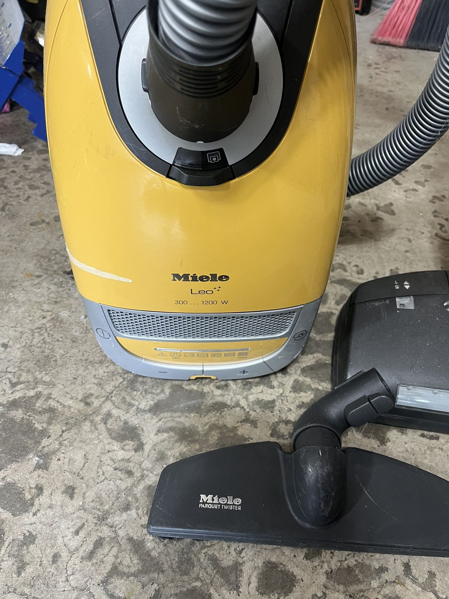 Samsung Steam Closet And Miele Leo Vacuum