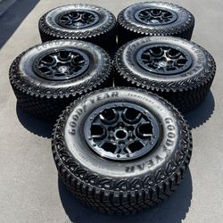 Ford Bronco Sasquatch 17” Gloss Black Beadlock Wheels And 35” Goodyear Tires