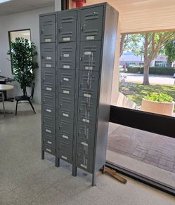 Lockers set of 18 size  78x36 Inches