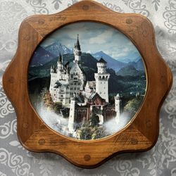 LENOX, Neuschwanstein Castle, Plate, Framed in wood, 1994, 24kt Gold Rimmed. Vintage