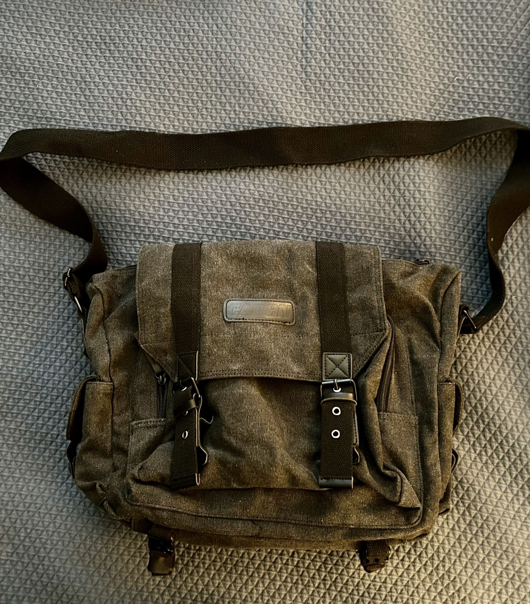 Caden Mail Carrier Style Camera Bag