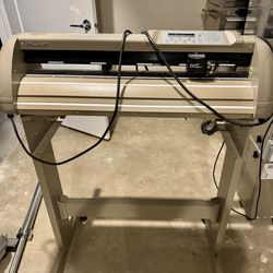 GCC Puma III Vinyl Cutter w/ Stand