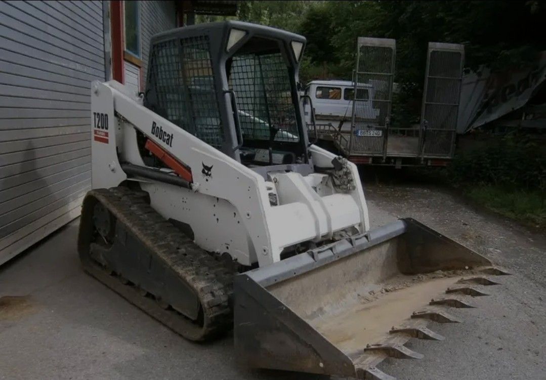 Bobcat T200