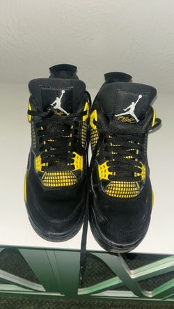 Jordan 4s thunder