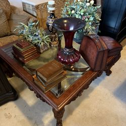 Various Decorations And Vases 
