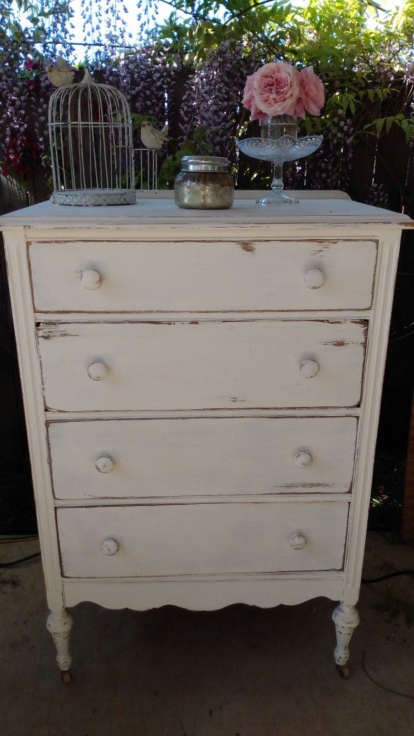 Gorgeous Solid Wood Antique Cottage Dresser Chest of Drawers
