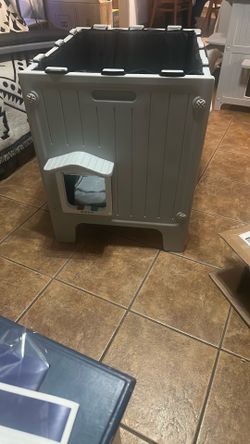 Cat house heated and insulated