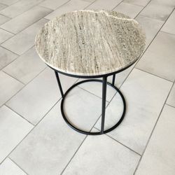Marble accent / end table - like new 