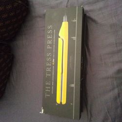 Tress Press Straightener Drybar