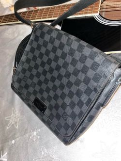 Louie Vuitton Messenger Bag