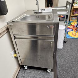3 Mobile Hot and Cold Water Stainless Steel Handwashing Stations