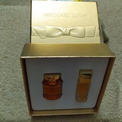 New Authentic Michael Kors Travel Set Perfume 