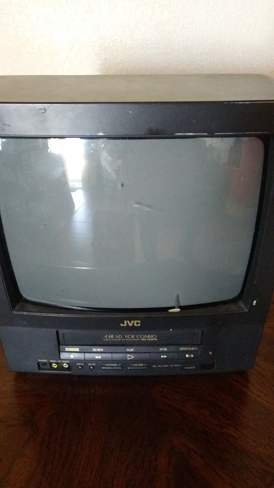 Small TV JVC 4 head VCR combo