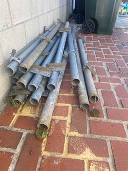 Metal fence post