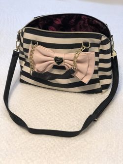 Betsey Johnson bag / used