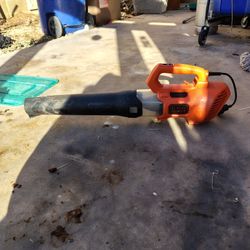 Black and Decker Leaf Blower 