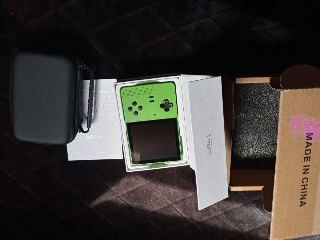 Retroid Pocket Classic Kiwi Green Like New
