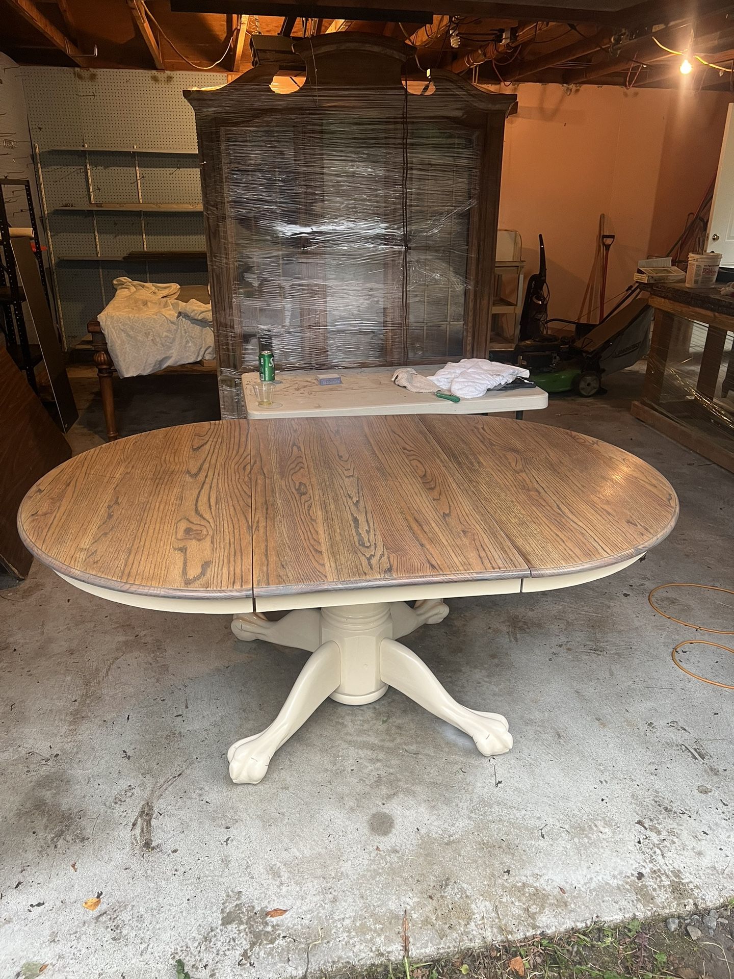 Oak Round Table