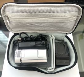 Sony DCR-SR45 Handheld Handycam Carl Zeiss 40x Zoom Lens Camcorder Video Camera 30GB HDD with Accessories Y2K